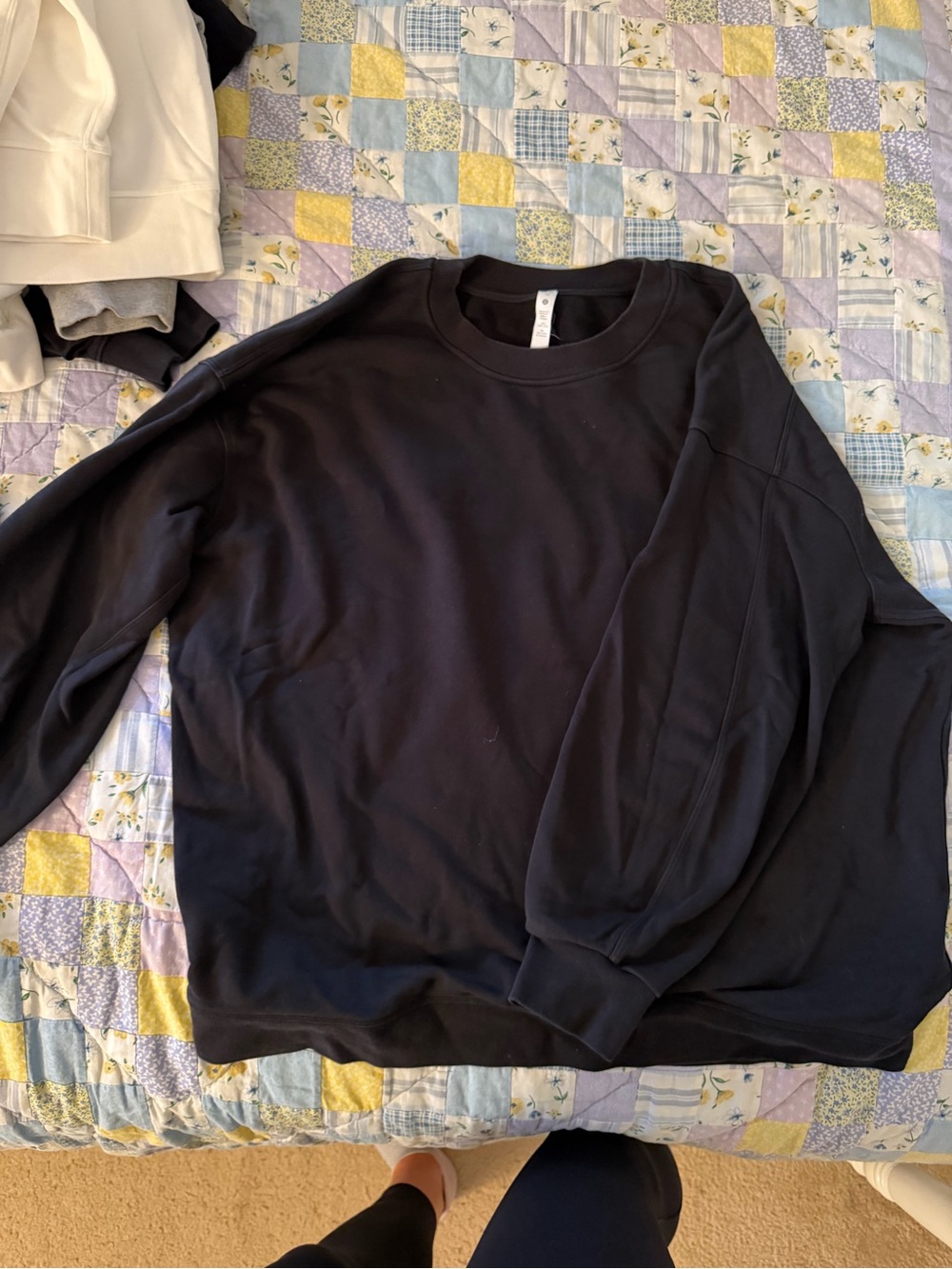 lululemon athletica Women's Black Crewneck Sweatshirt